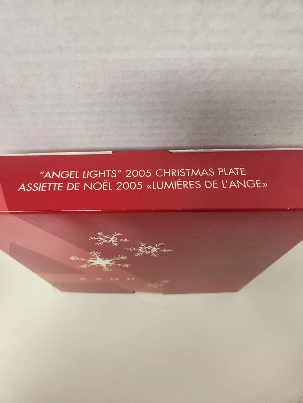 Vintage 2005 NIB Avon 22Kt Gold Trim Christmas Collectors Plate by Frank Riccio